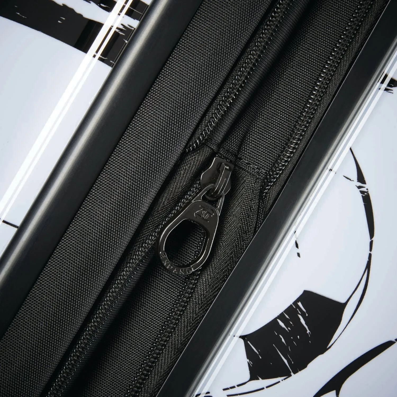 American Tourister Moonlight 21" Hardside Spinner