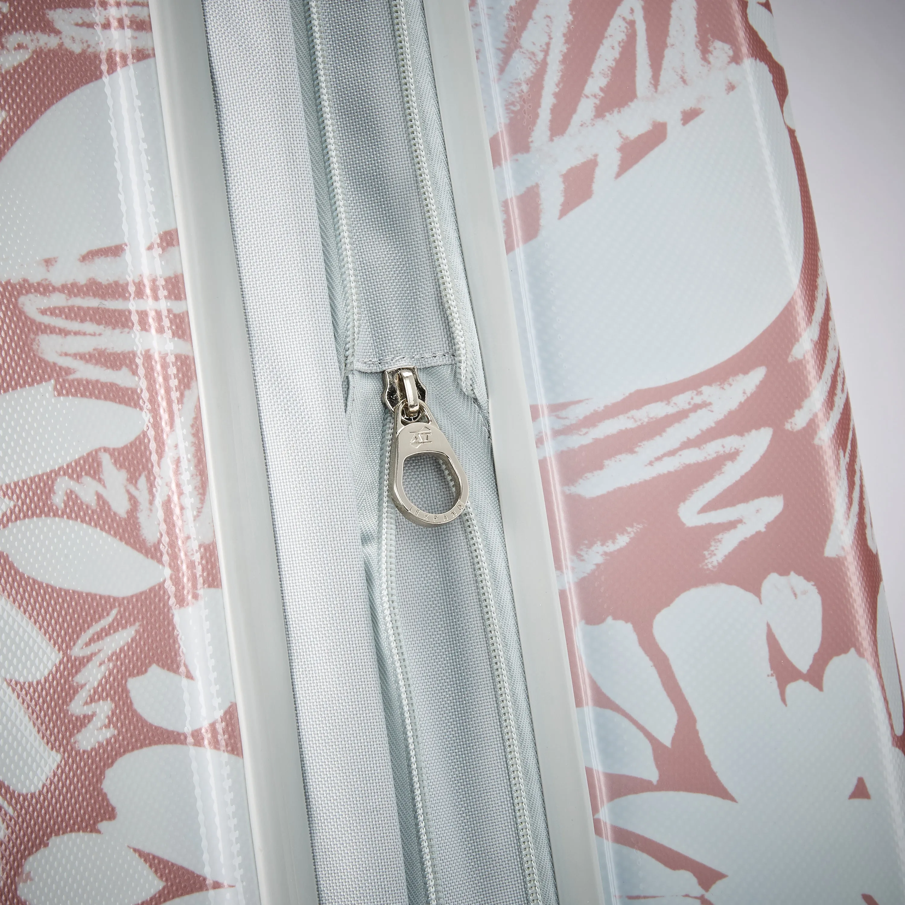 American Tourister Moonlight 25" Hardside Spinner