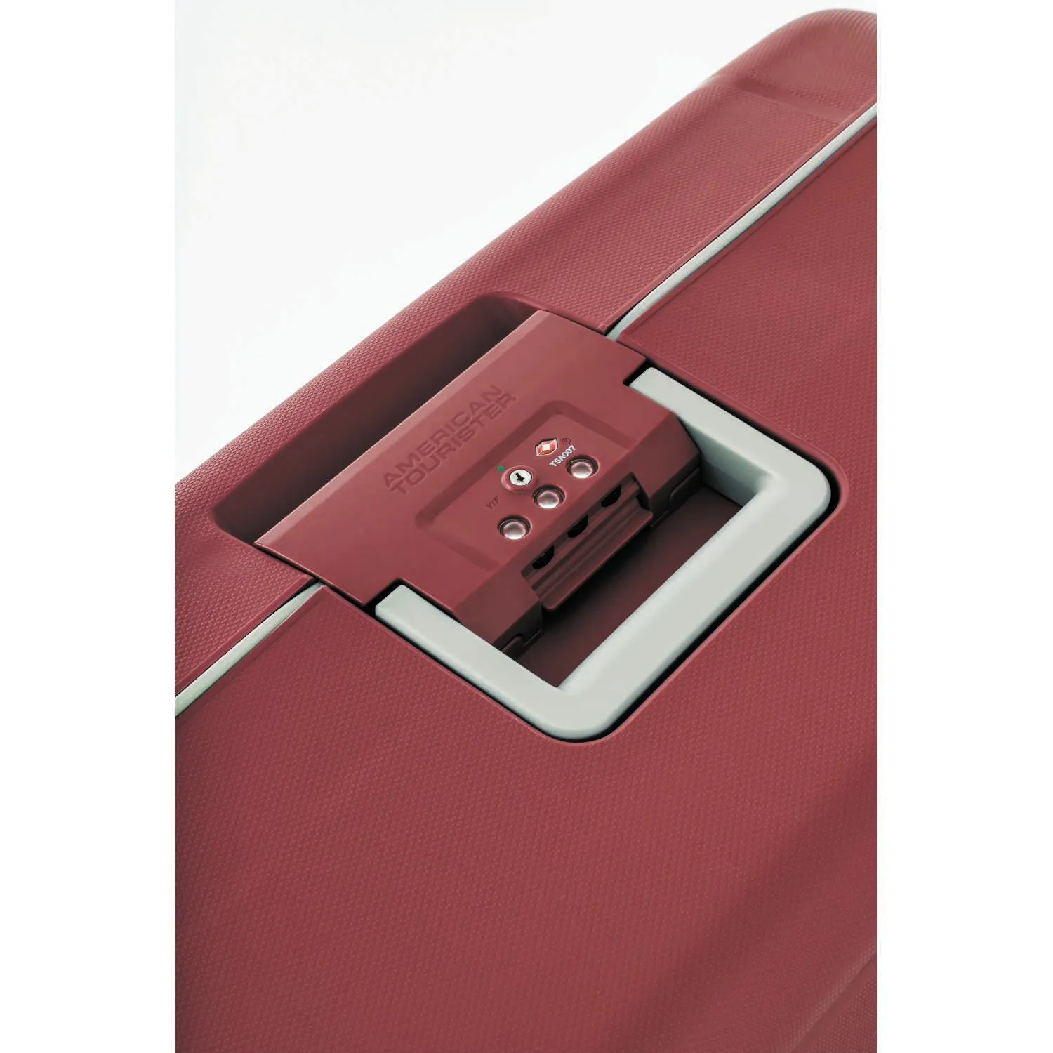 American Tourister Tribus 20" 4-Wheel Carry-On Luggage