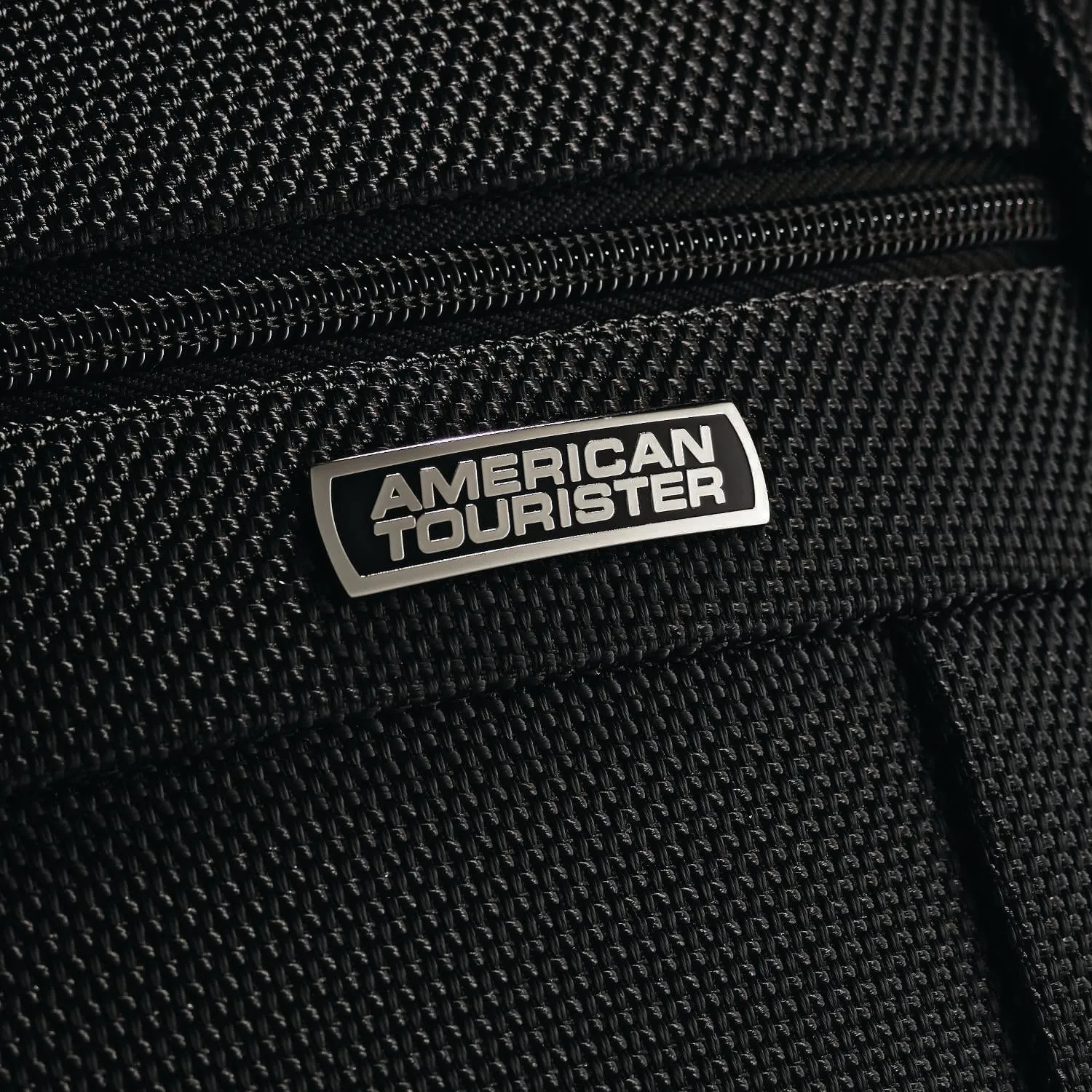 American Tourister Triumph DLX 25" 4-Wheel Medium Luggage