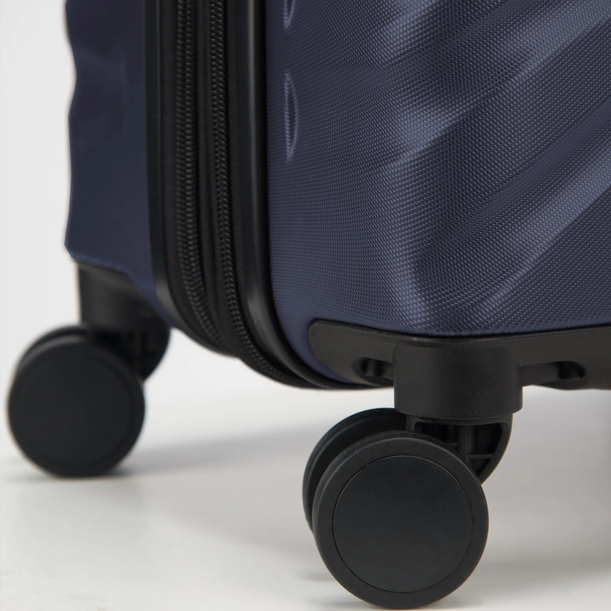 DELSEY Paris Alexis Lightweight Set 2 Piece, Double Wheel Hardshell Suitcases, Expandable Spinner Suitcase with TSA Lock and Carry On