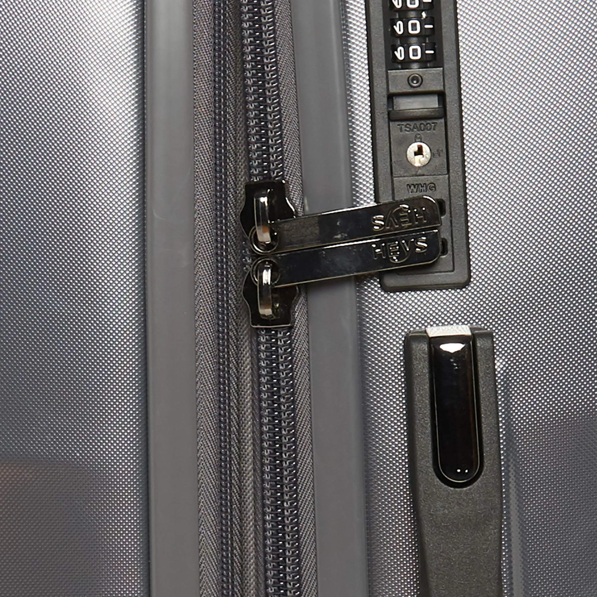 Heys America EcoLite 26" 4-Wheel Medium Luggage