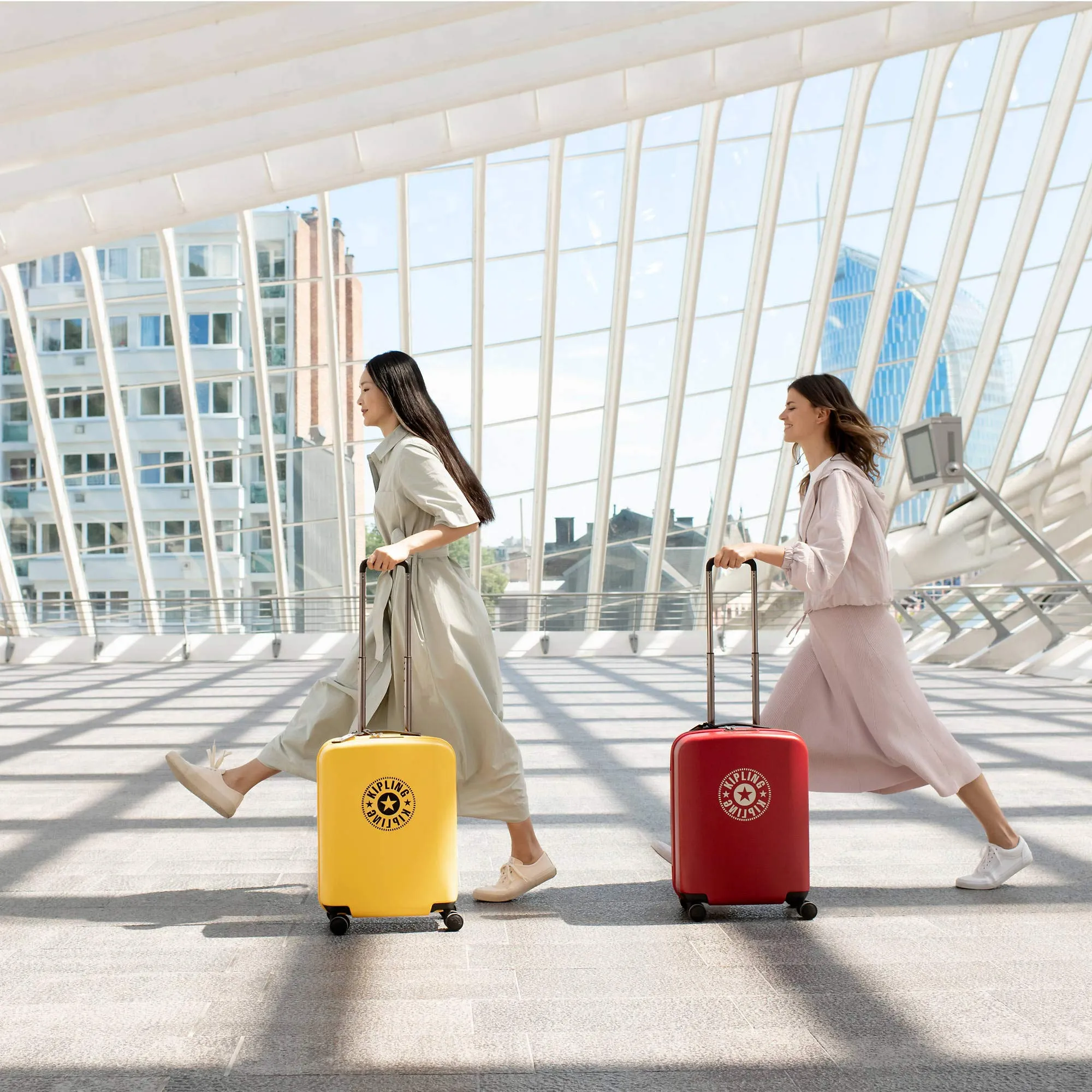 Kipling Curiosity 22" 4-Wheel Carry-On Luggage