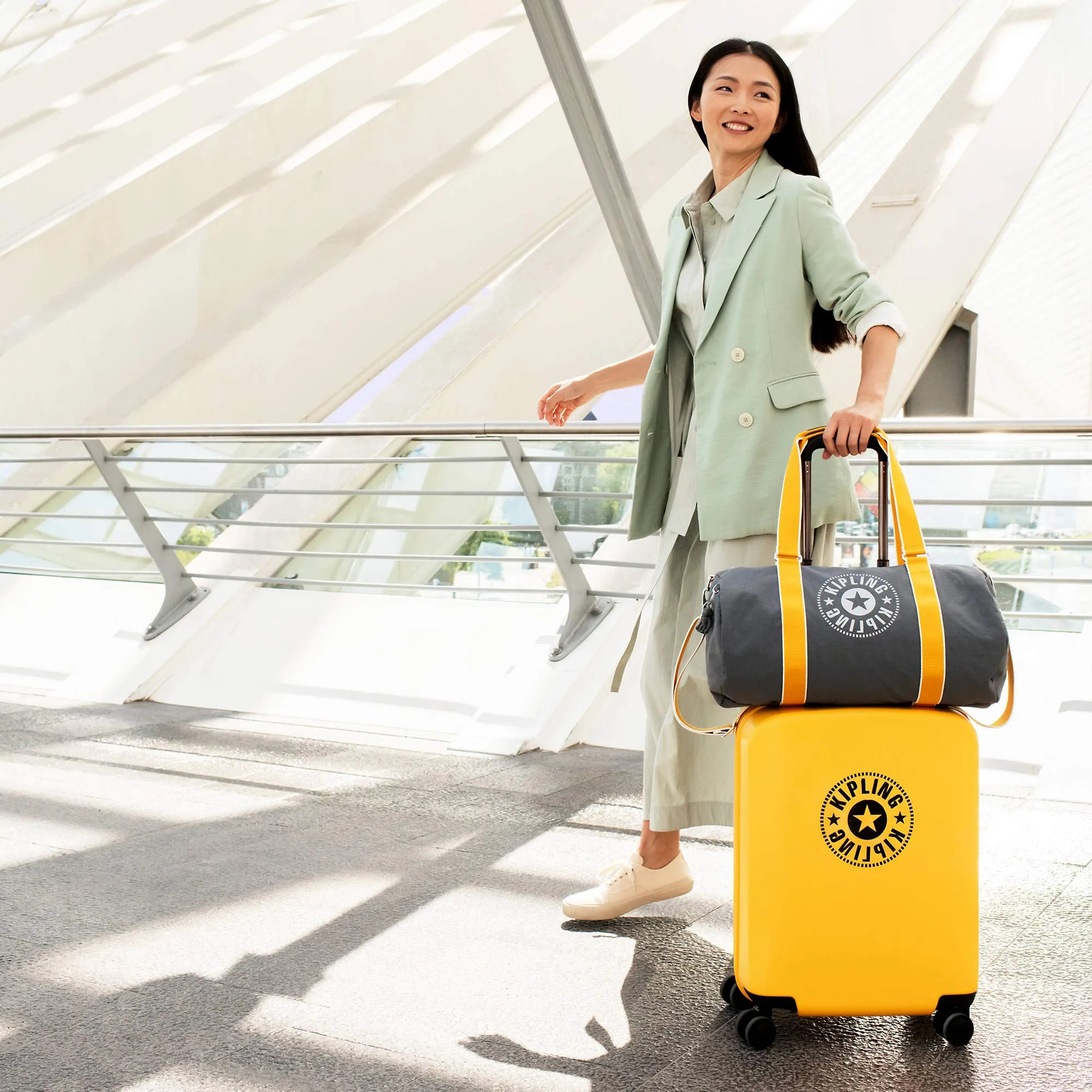 Kipling Curiosity 22" 4-Wheel Carry-On Luggage