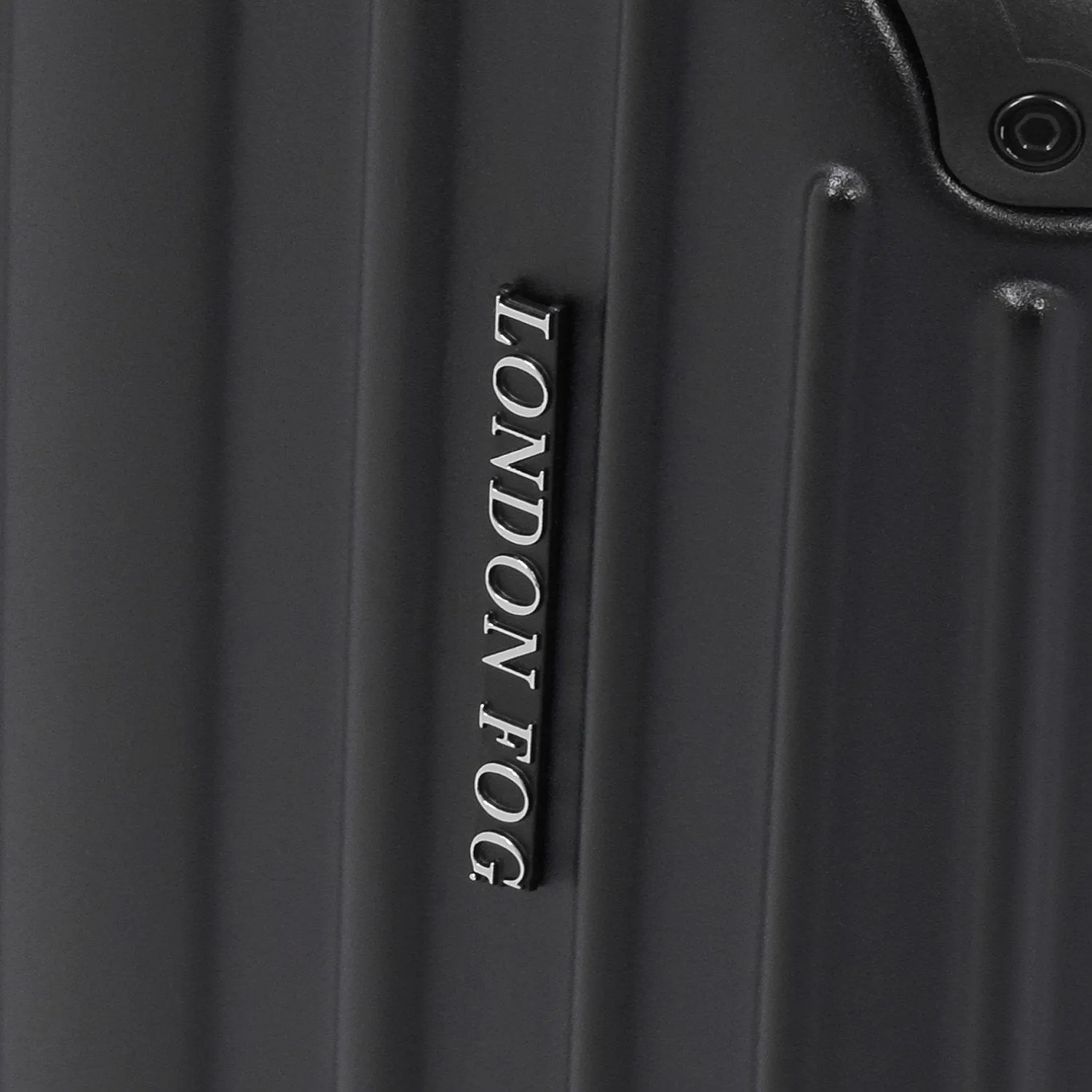 London Fog Heathrow 30" 4-Wheel Large Luggage