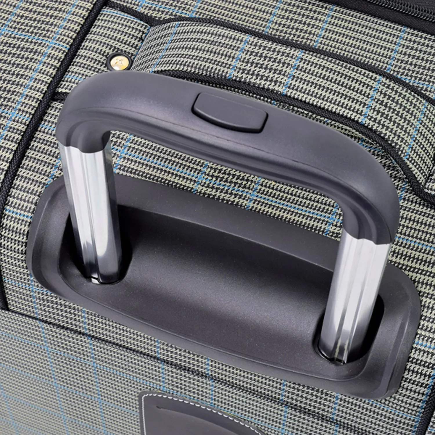 London Fog Knightsbridge II 20" 4-Wheel Carry-On Luggage