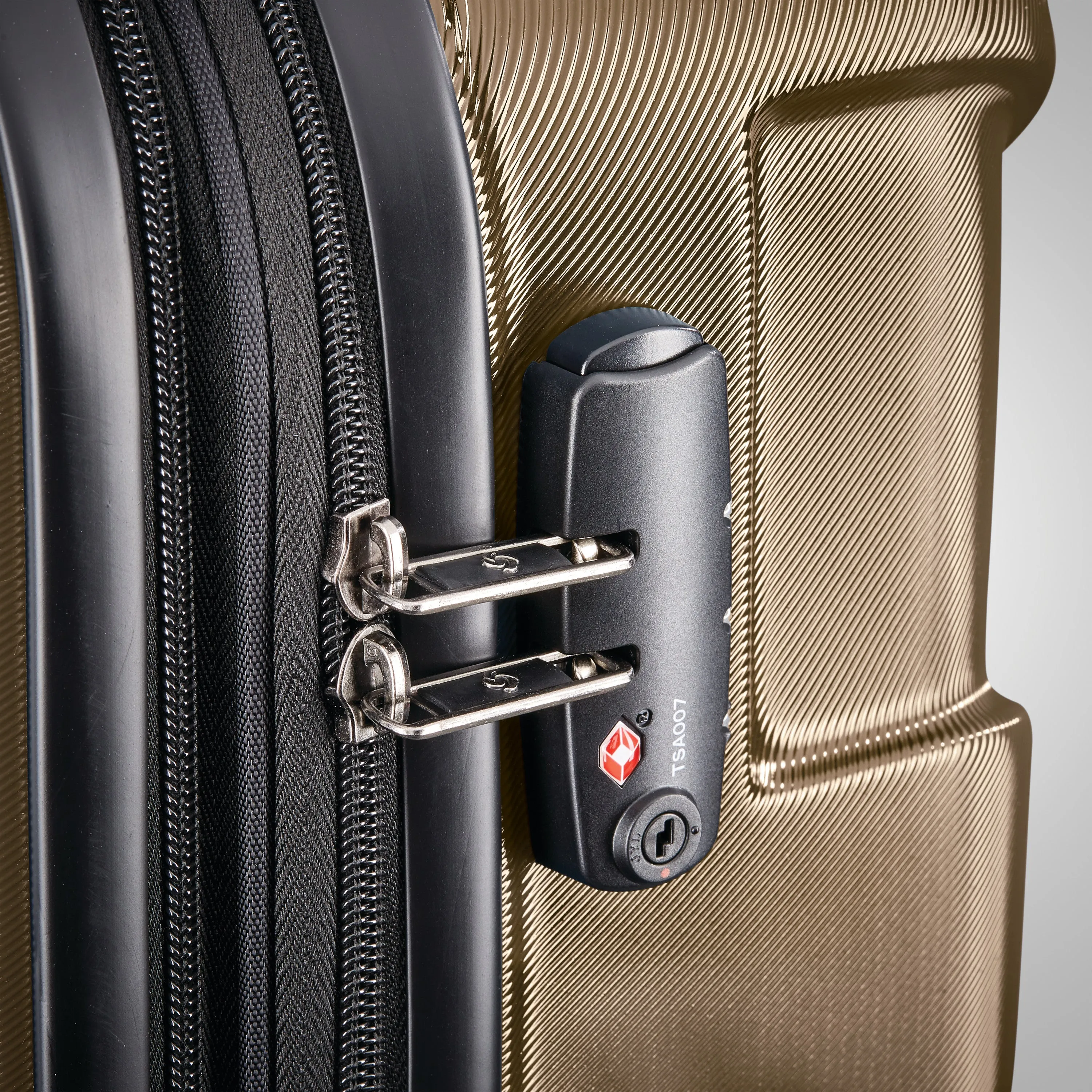 Samsonite Centric 20-inch Hardside Spinner