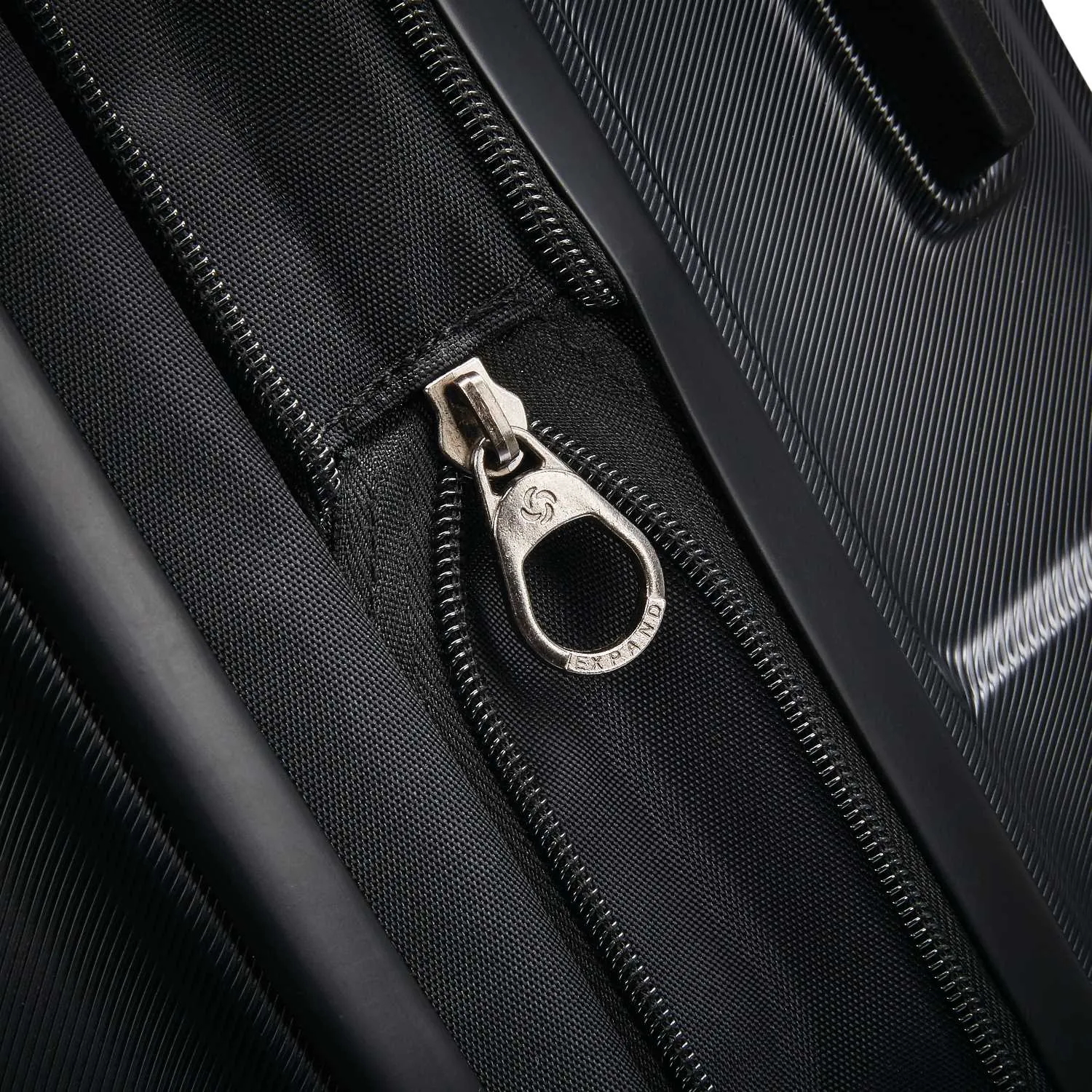 Samsonite Centric 20-inch Hardside Spinner