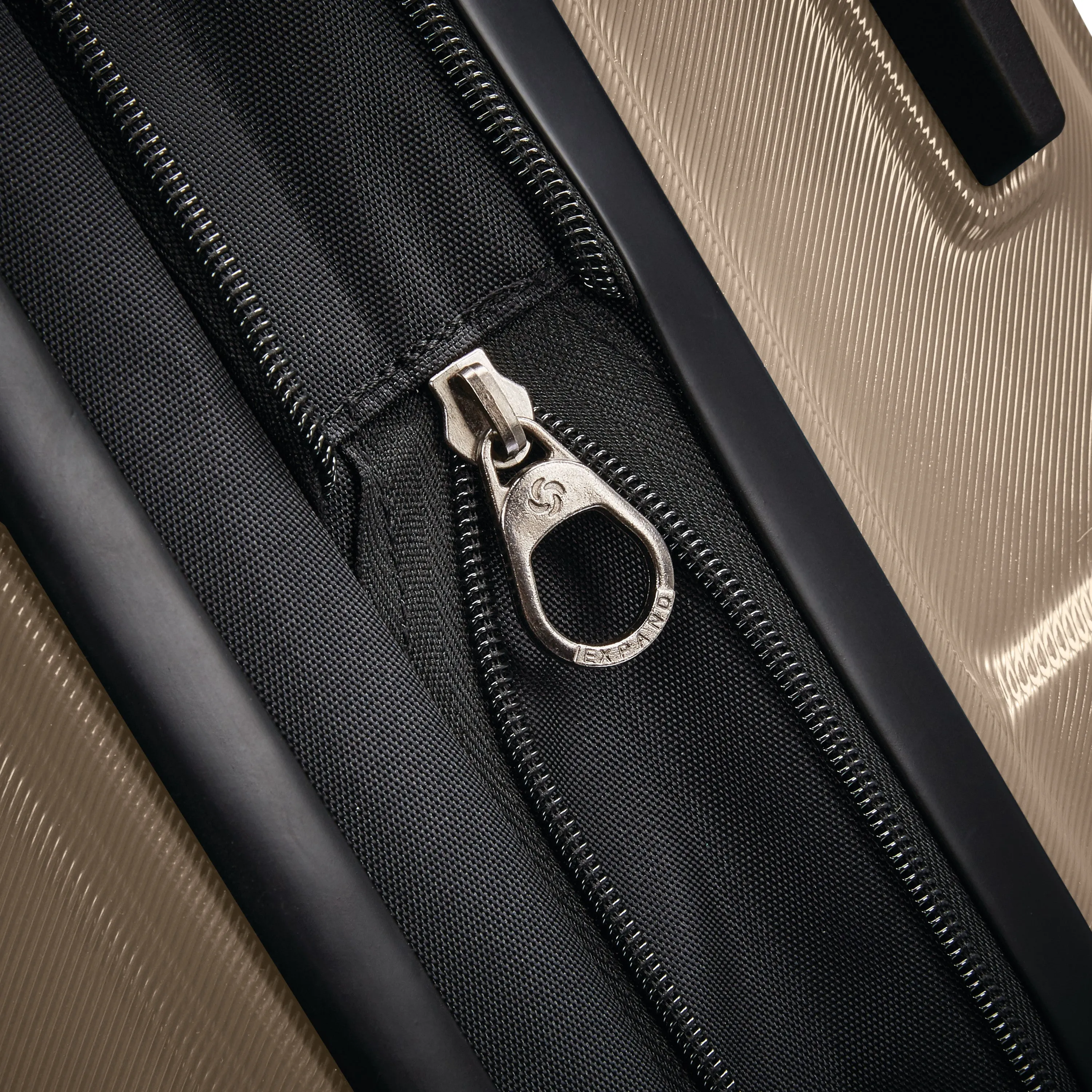 Samsonite Centric 28-inch Hardside Spinner