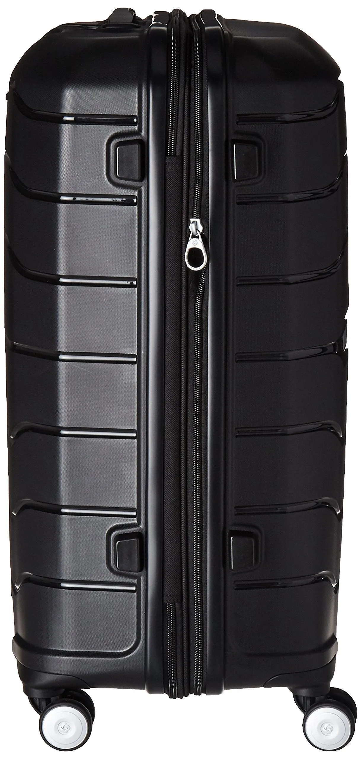 Samsonite Freeform 24" 4-Wheel Medium Luggage