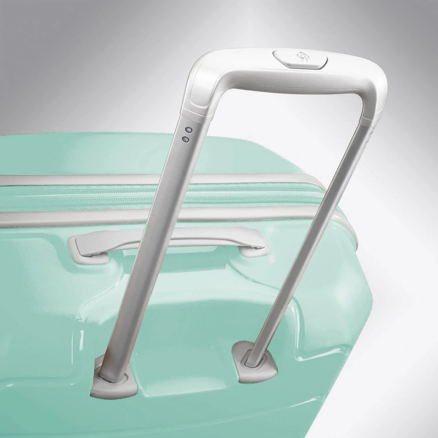 Samsonite Freeform 24" 4-Wheel Medium Luggage