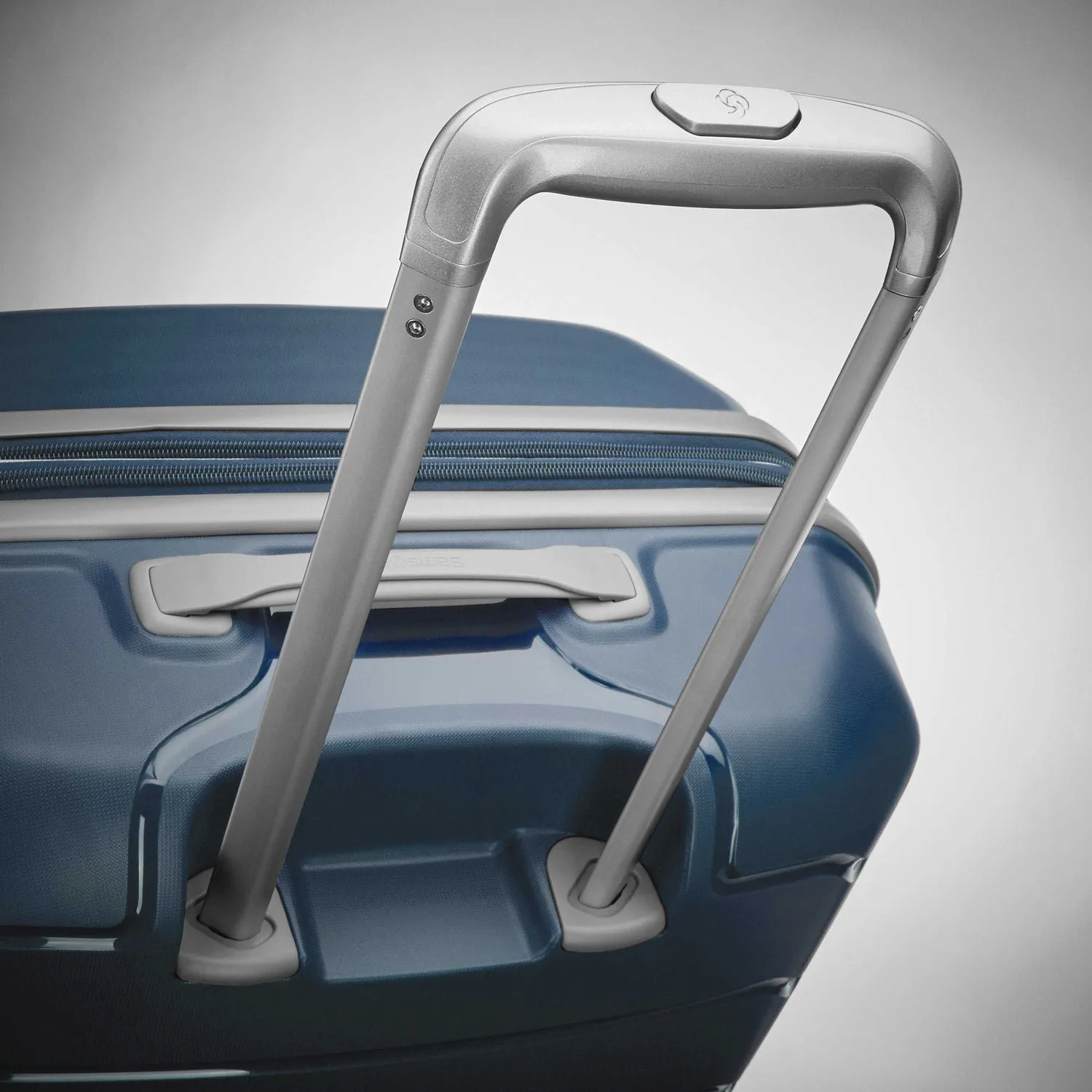 Samsonite Freeform 24" 4-Wheel Medium Luggage