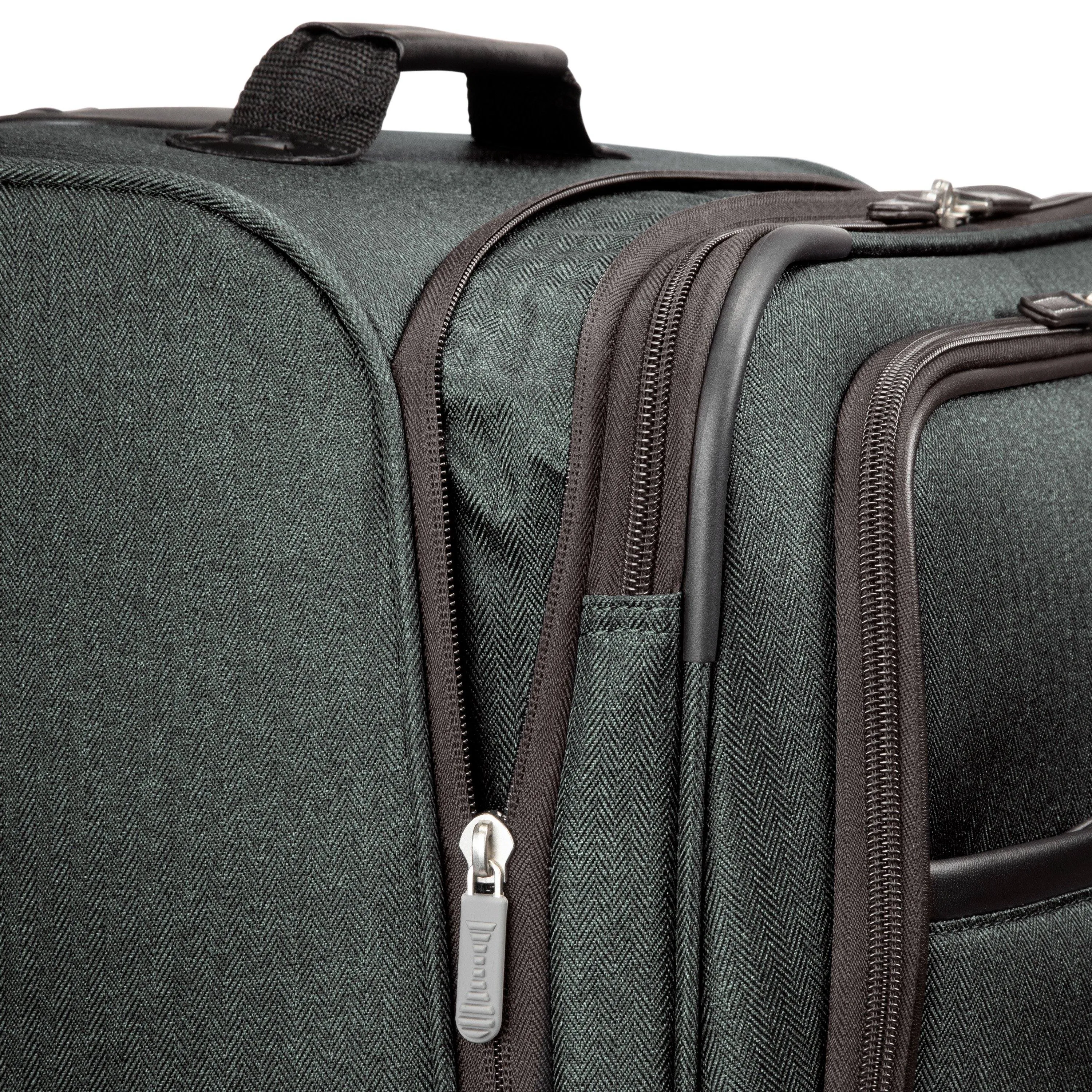 Skyway Eastlake 25" 4-Wheel Medium Luggage