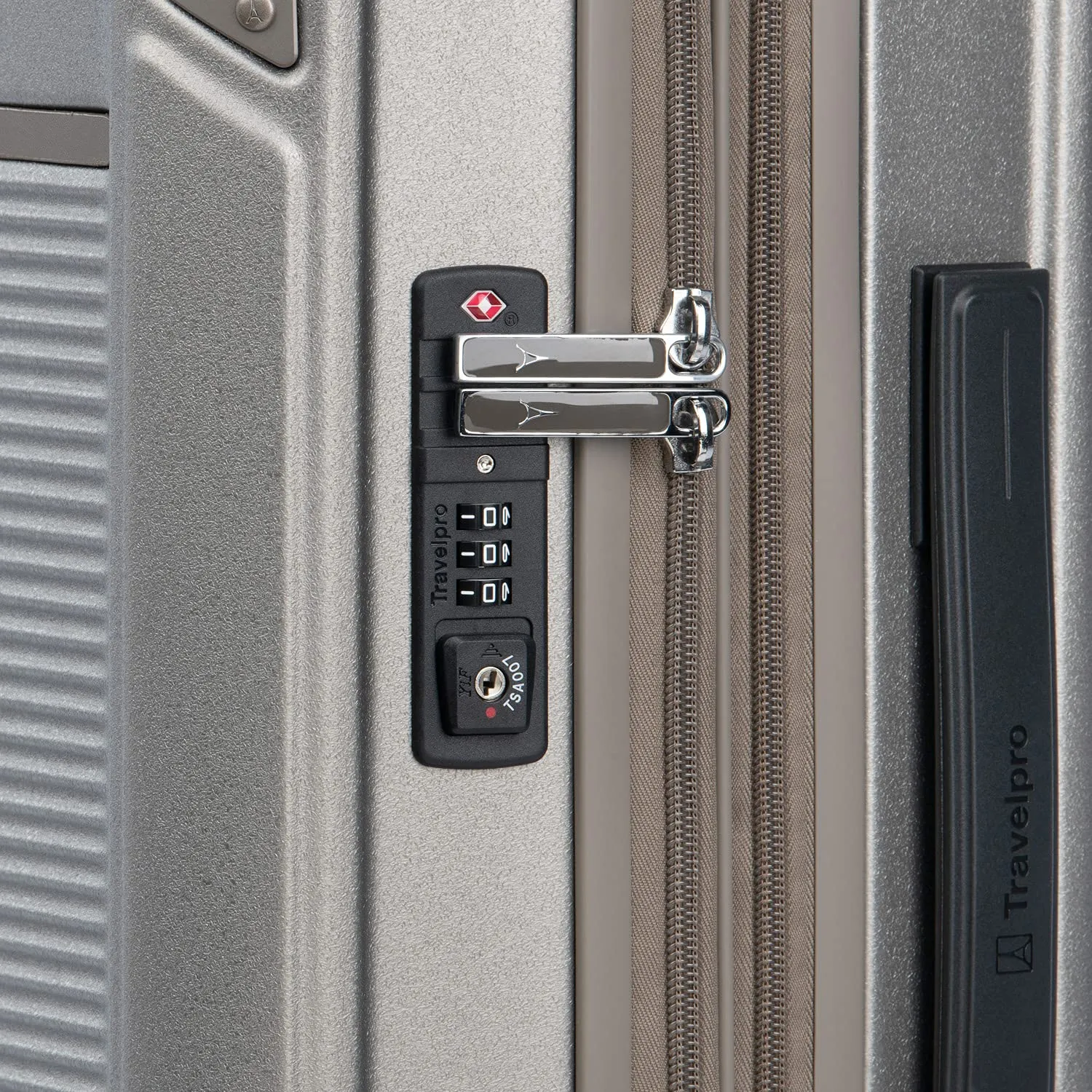 Travelpro Platinum Elite Hardside Expandable22” carry on  Spinner Wheel Luggage TSA Lock Hard Shell Polycarbonate Suitcase