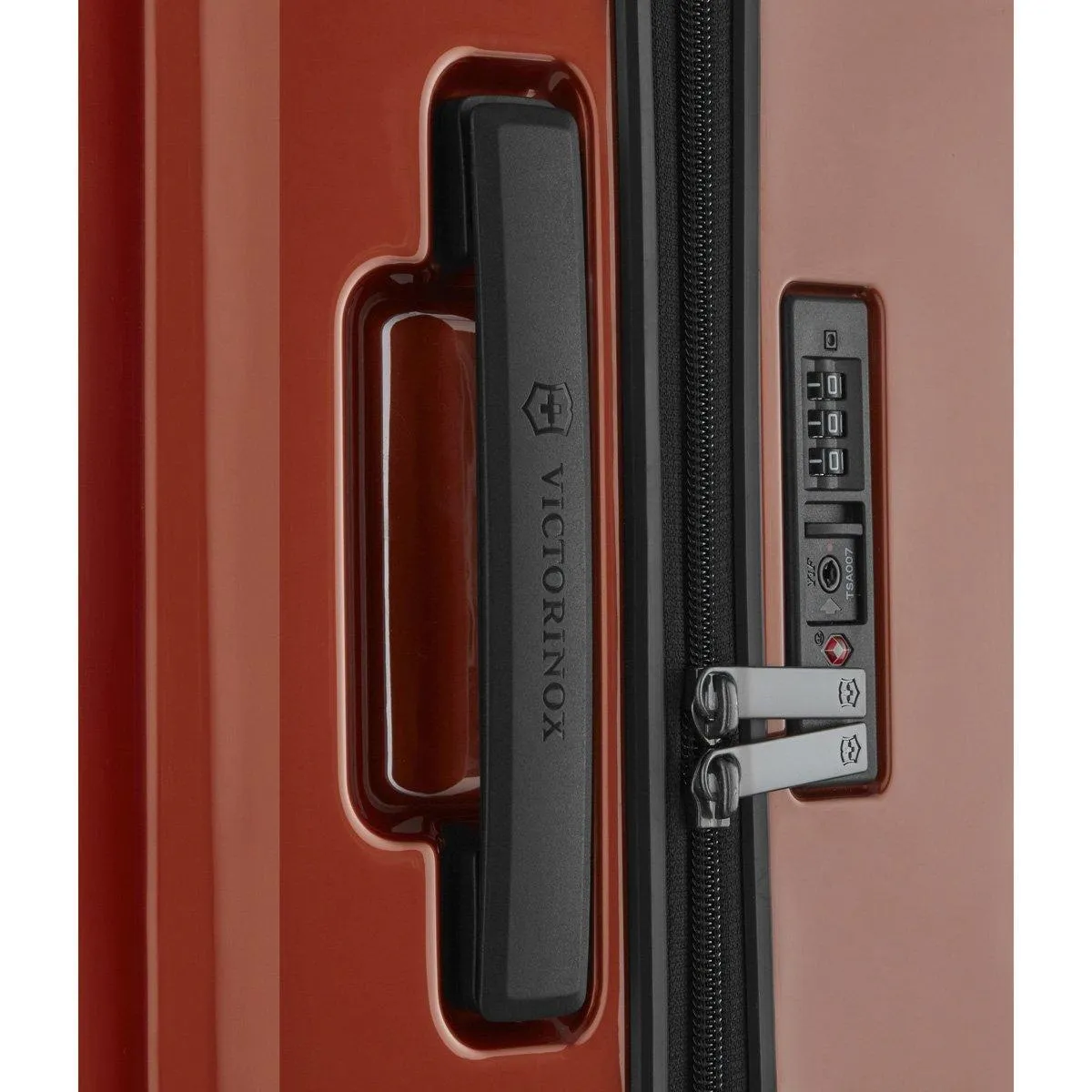 Victorinox Airox Large 4-Wheel Large Luggage