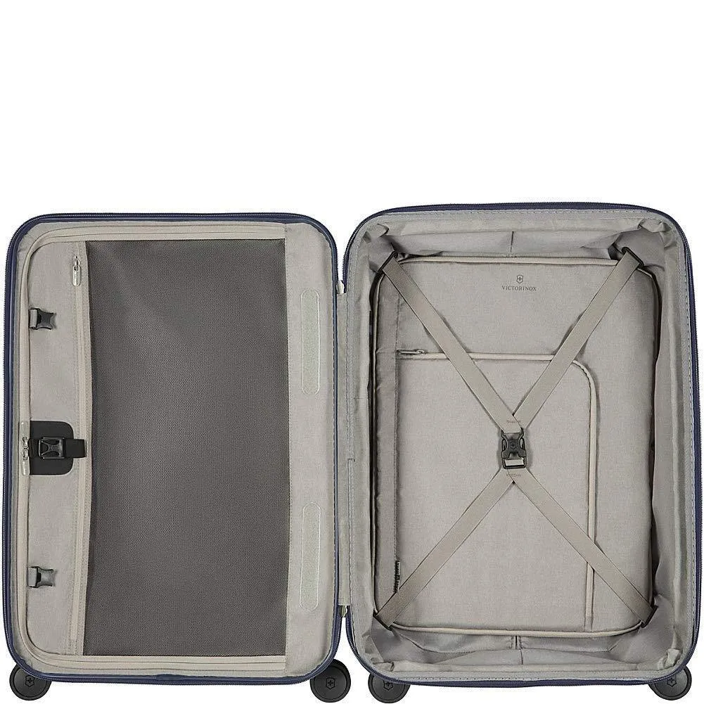 Victorinox Werks Traveler 6.0 Checked-Medium 4-Wheel Medium Luggage