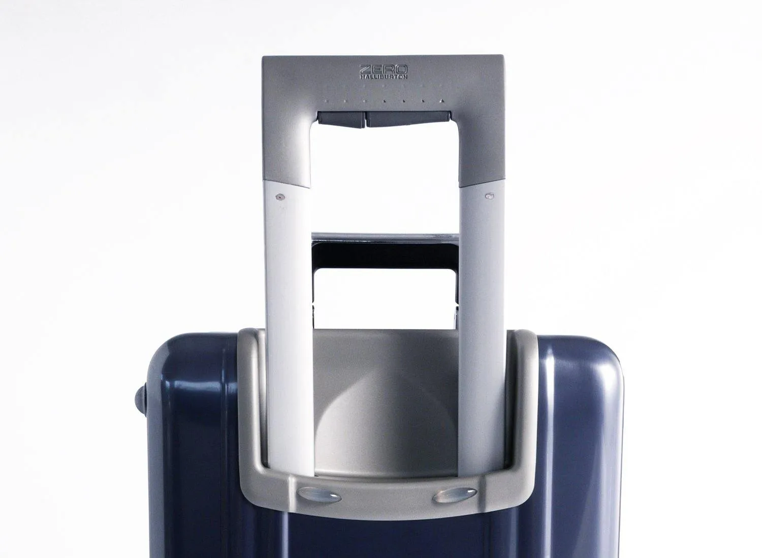 ZERO Halliburton Classic 21in Polished Carry On Suiter Suitcase