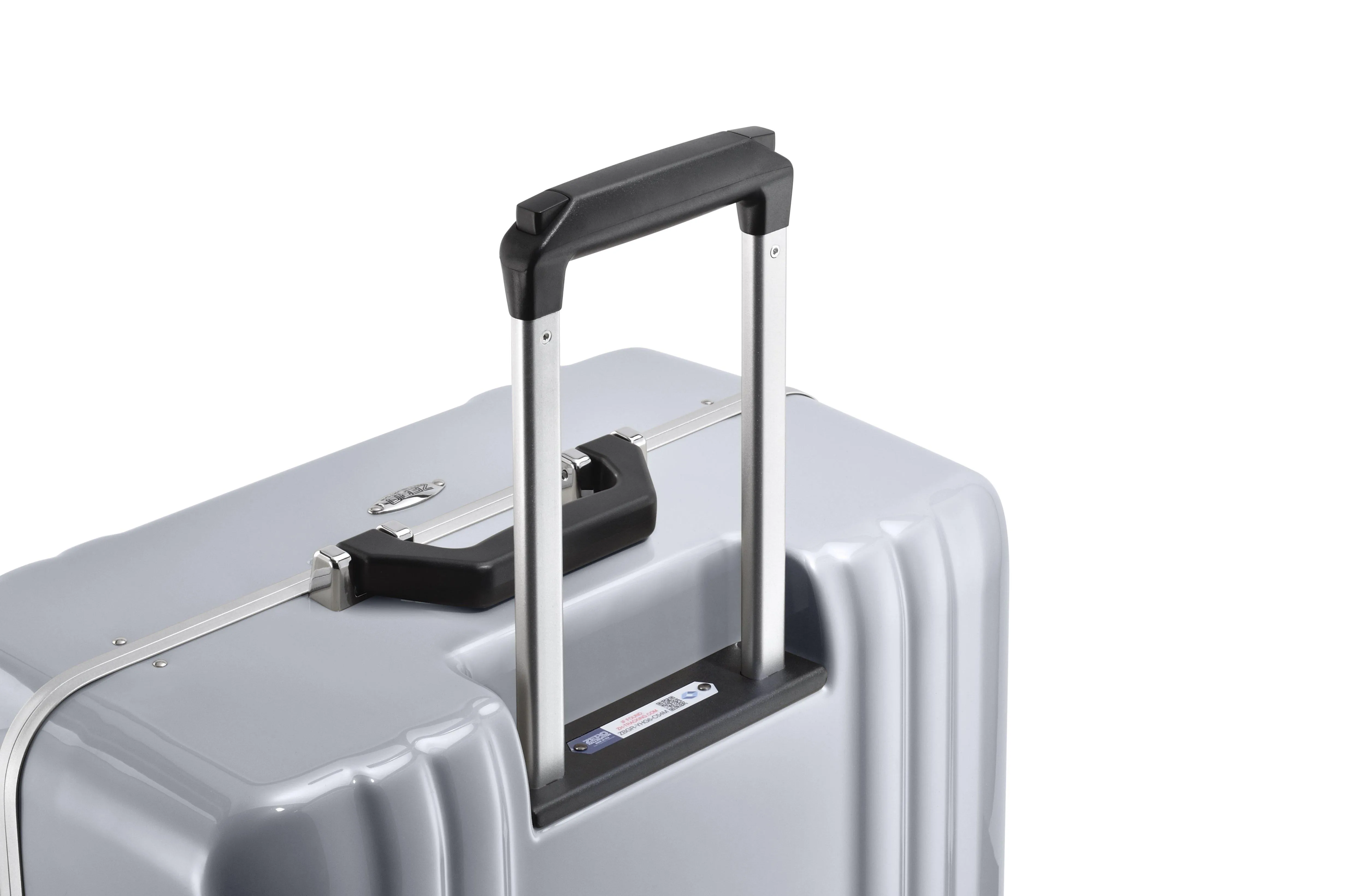 ZERO Halliburton Classic Polycarbonate 2.0 26" 4-Wheel Medium Luggage