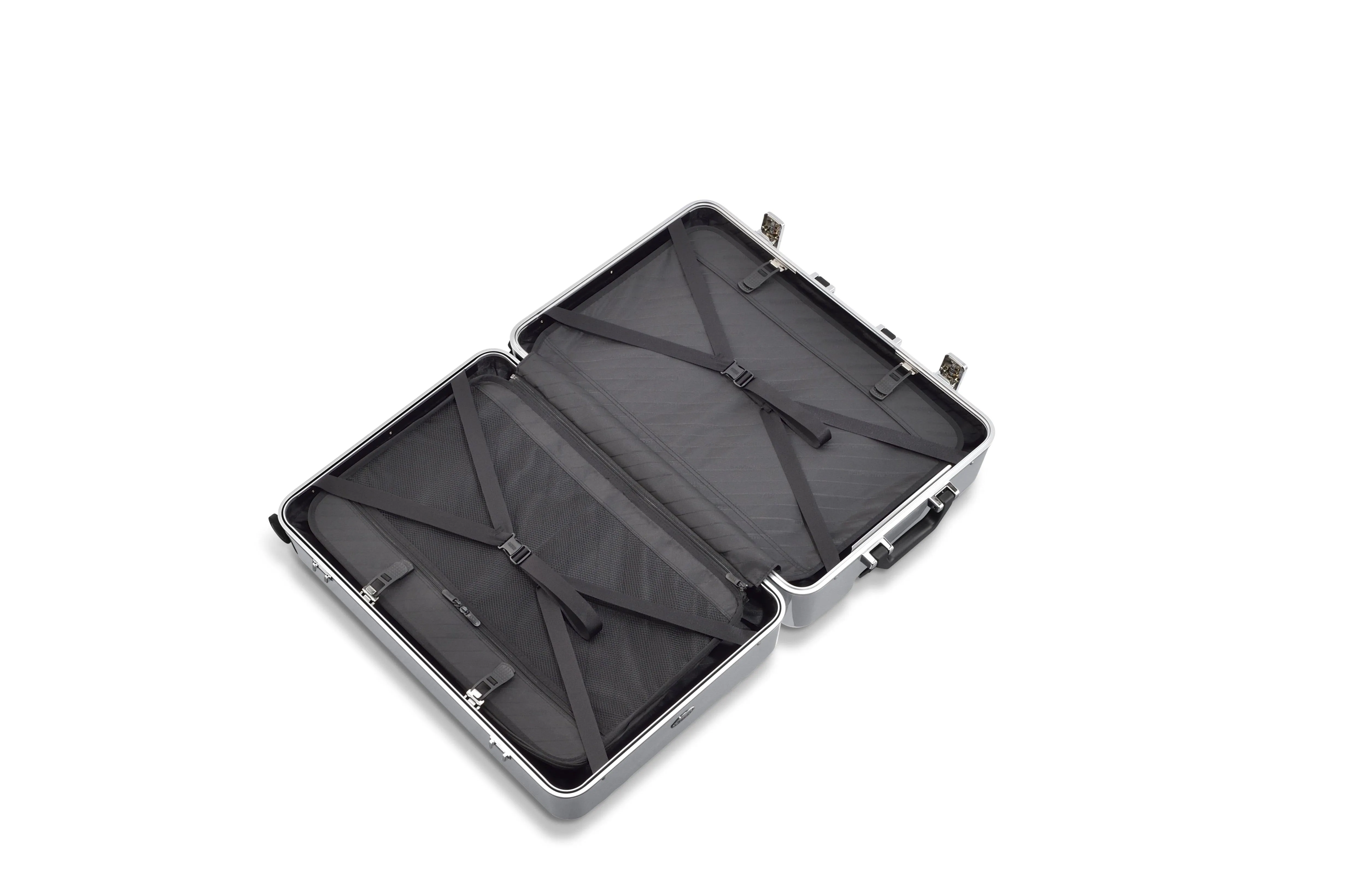 ZERO Halliburton Classic Polycarbonate 2.0 26" 4-Wheel Medium Luggage