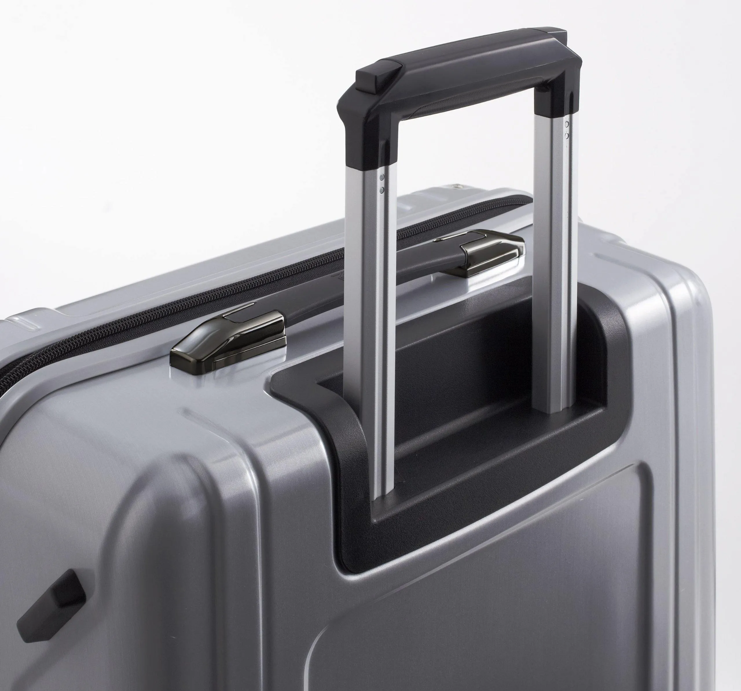 ZERO Halliburton Geo Polycarbonate 24" 4-Wheel Medium Luggage