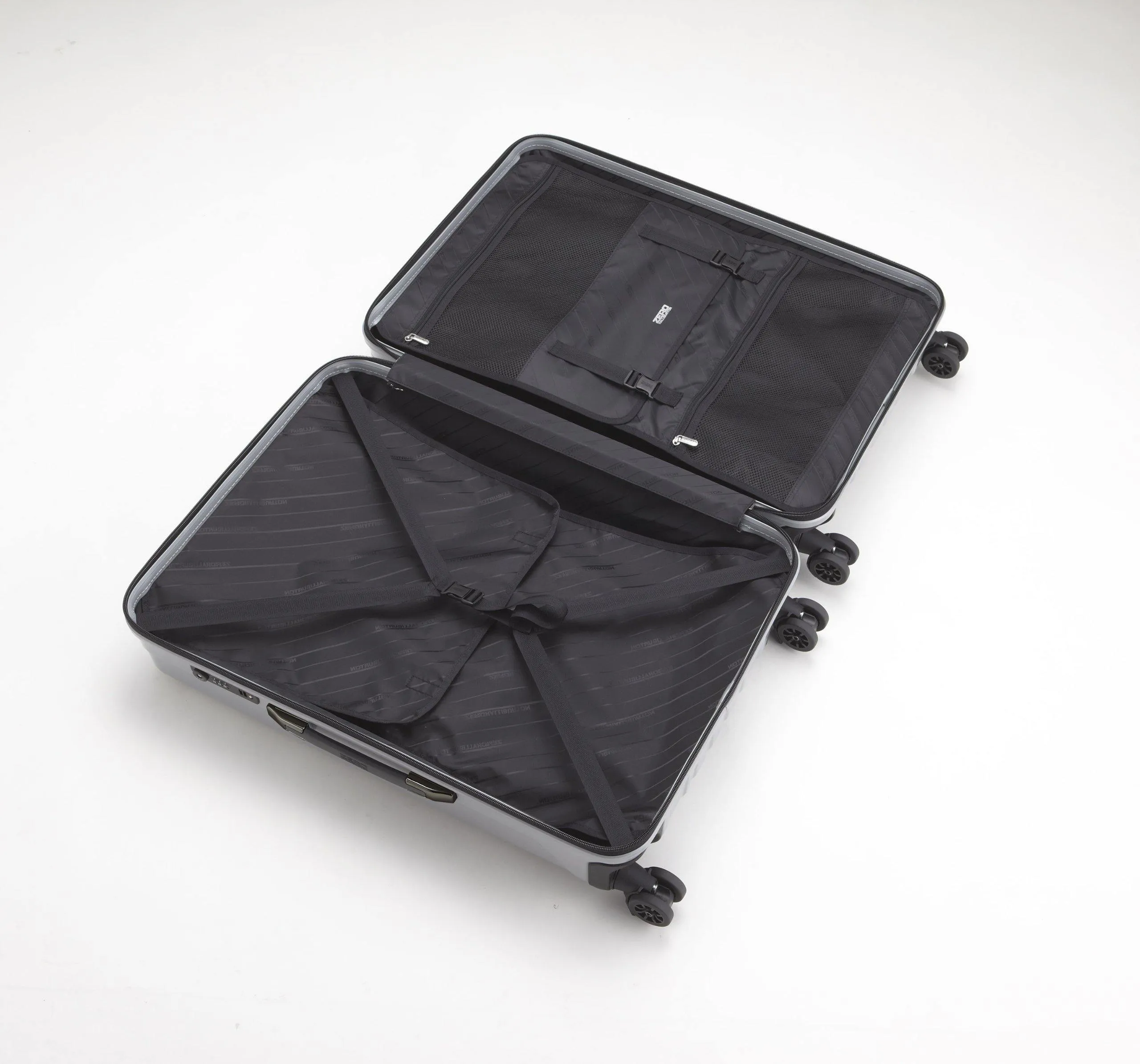 ZERO Halliburton Geo Polycarbonate 24" 4-Wheel Medium Luggage