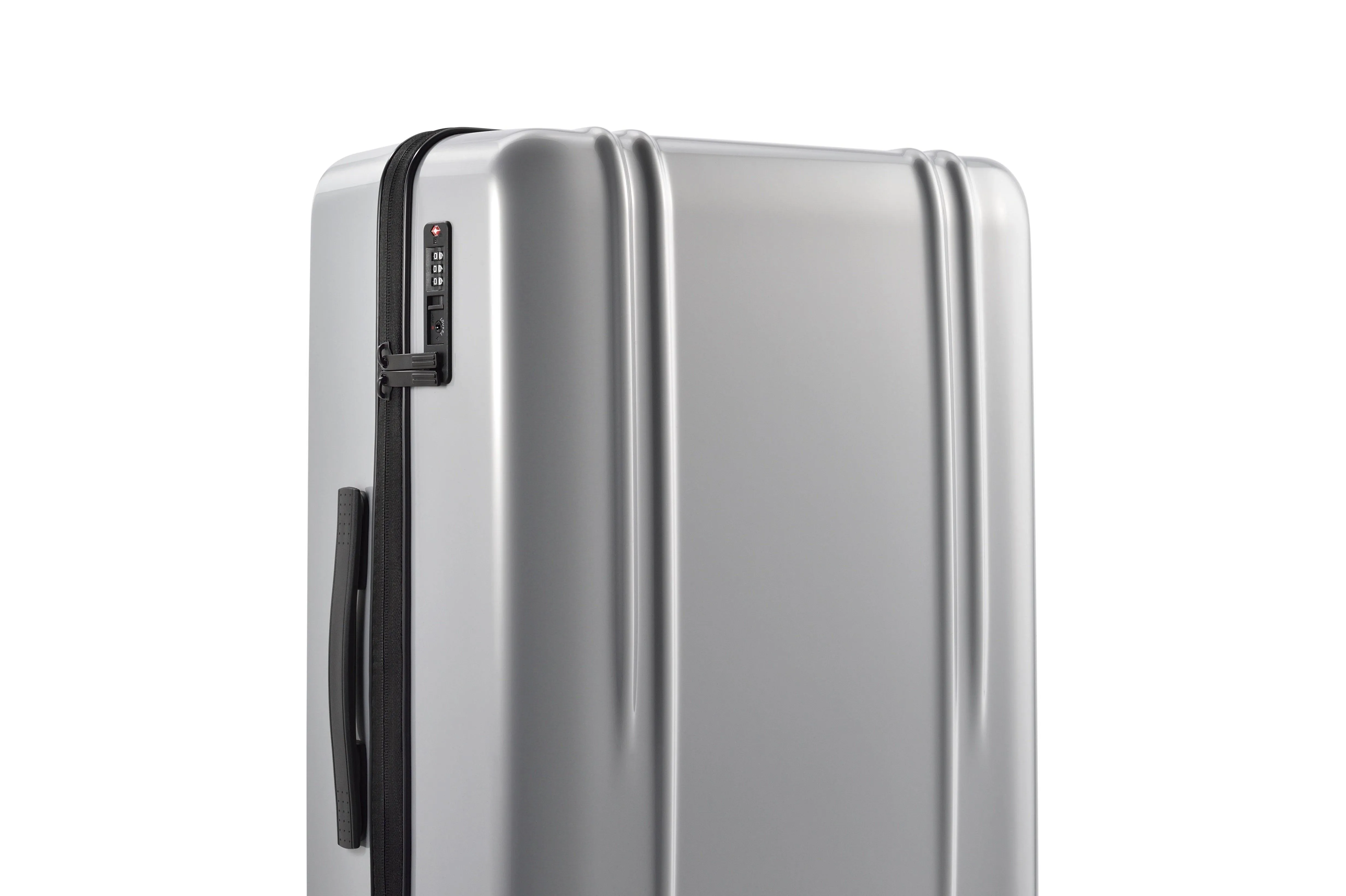 ZERO Halliburton ZRL 20" Int'l Carry-On 4-Wheel Spinner Travel Case